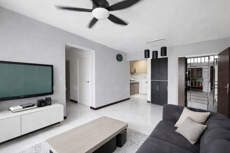 476A Upper Serangoon View, 476A Upper Serangoon View, 2 Bedrooms, 721 sqft, HDB Flat For Sale, by KangLing Beh, 500112195 - Living Room - PropertyGuru.com.sg