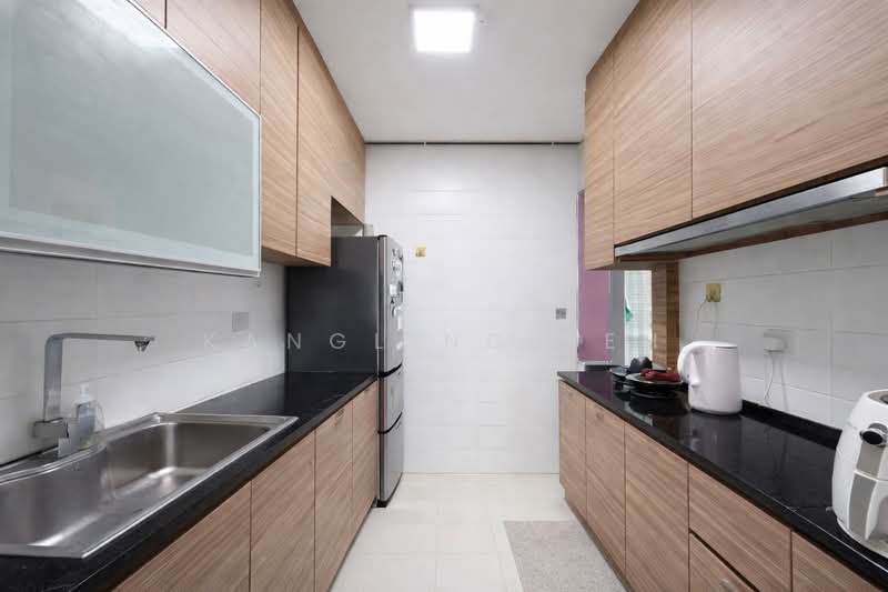 476A Upper Serangoon View, 476A Upper Serangoon View, 2 Bedrooms, 721 sqft, HDB Flat For Sale, by KangLing Beh, 500112195 - Kitchen - PropertyGuru.com.sg