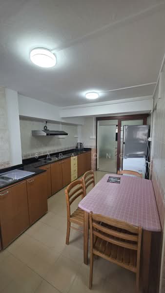 6 Holland Close, 6 Holland Close, 3 Bedrooms, 950 sqft, HDB Flat For Rent, by Sara Ong, 500112204 - Kitchen - PropertyGuru.com.sg