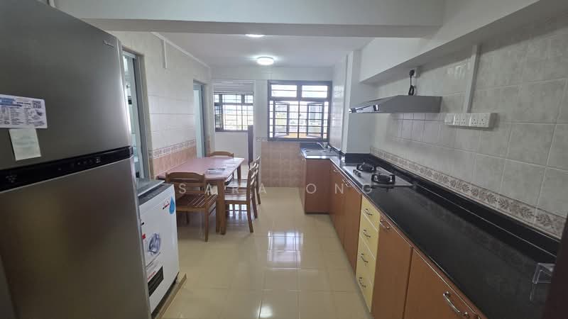 6 Holland Close, 6 Holland Close, 3 Bedrooms, 950 sqft, HDB Flat For Rent, by Sara Ong, 500112204 - Kitchen - PropertyGuru.com.sg