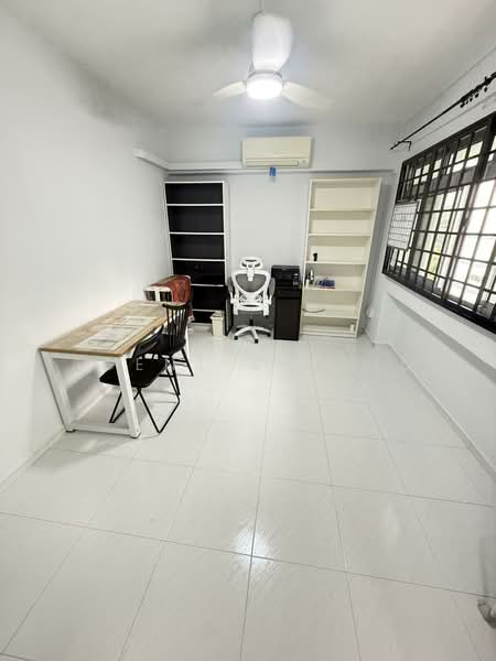 706 Pasir Ris Drive 10, 706 Pasir Ris Drive 10, 4 Bedrooms, 1,367 sqft, HDB Flat For Rent, by Agent Shahid, 500112244 - Study Room / Bedroom - PropertyGuru.com.sg