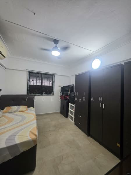 212 Ang Mo Kio Avenue 3, 212 Ang Mo Kio Avenue 3, 2 Bedrooms, 721 sqft, HDB Flat For Rent, by Santhi Yogesparan, 500112254 - Bedroom - PropertyGuru.com.sg