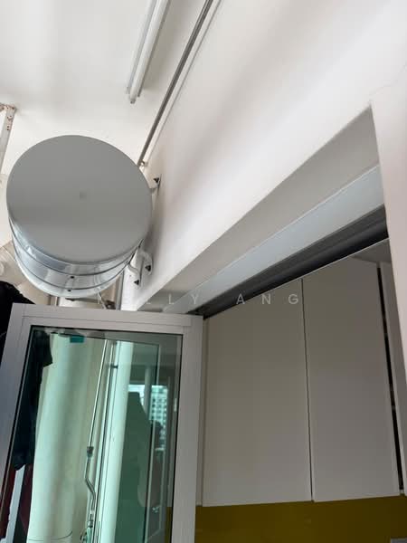 421 Clementi Avenue 1, 421 Clementi Avenue 1, Room Rental, 97 sqft, HDB Flat For Rent, by Kelly Ang, 500112273 - Ctrl heater, all tap have hot water - PropertyGuru.com.sg