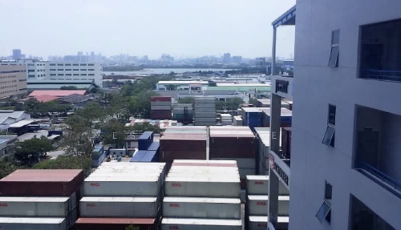 Ramp up, high ceiling at Penjuru. Single floor plate, Penjuru Lane, 110,000 sqft, Factory / Workshop (B2) For Rent, by Esther Txe, 500112289 - Exterior - CommercialGuru.com.sg