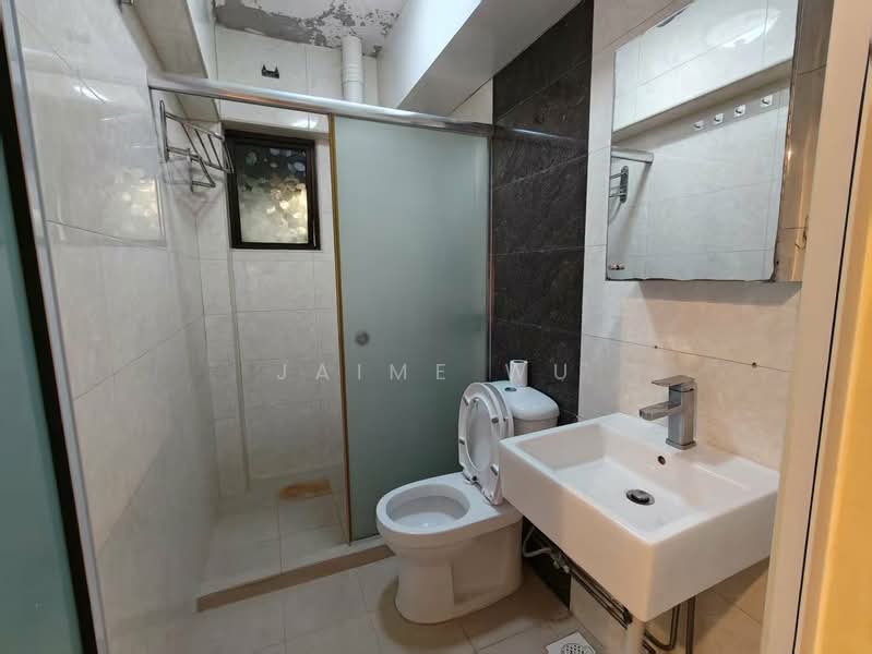 292 Bishan Street 22, 292 Bishan Street 22, 3 Bedrooms, 1,320 sqft, HDB Flat For Rent, by Jaime Wu, 500112290 - Bathroom - PropertyGuru.com.sg