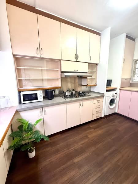 Ridgewood Condominium, 1 Ridgewood Close, Room Rental, 200 sqft, Condominium For Rent, by Jay Low, 500112322 - Kitchen - PropertyGuru.com.sg