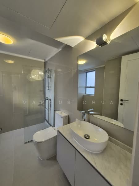 The Bayshore, 28 Bayshore Road, 2 Bedrooms, 1,001 sqft, Condominium For Sale, by Marcus Chua, 500112325 - Bathroom - PropertyGuru.com.sg