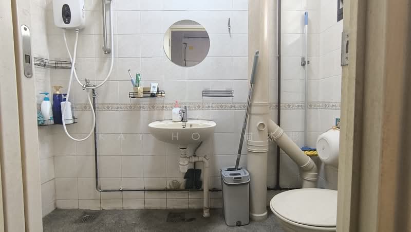 655A Jurong West Street 61, 655A Jurong West Street 61, Room Rental, 130 sqft, HDB Flat For Rent, by Kay HO  何杰彬, 500112334 - Bathroom - PropertyGuru.com.sg