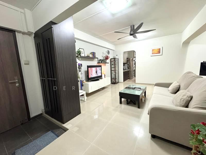 940 Jurong West Street 91, 940 Jurong West Street 91, 4 Bedrooms, 1,302 sqft, HDB Flat For Sale, by Derrick Tai, 500112339 - Living Room - PropertyGuru.com.sg