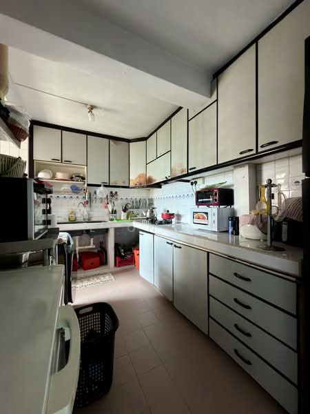 20 Bedok South Road, 20 Bedok South Road, 3 Bedrooms, 1,259 sqft, HDB Flat For Sale, by Evon Ng, 500112343 - Kitchen - PropertyGuru.com.sg