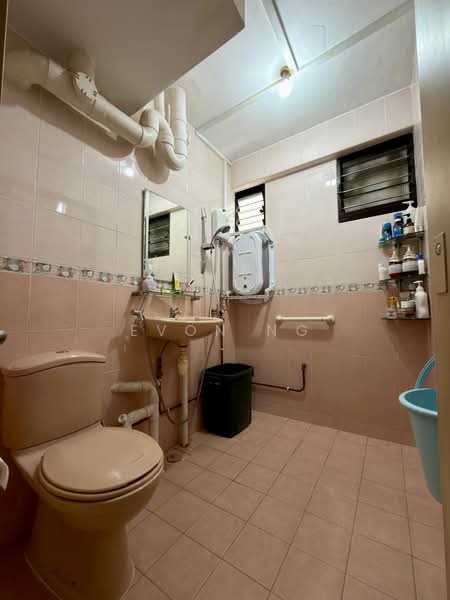 20 Bedok South Road, 20 Bedok South Road, 3 Bedrooms, 1,259 sqft, HDB Flat For Sale, by Evon Ng, 500112343 - Bathroom - PropertyGuru.com.sg