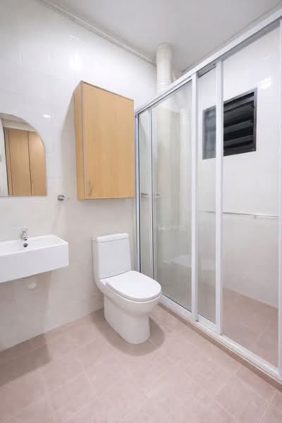 667A Jurong West Street 65, 667A Jurong West Street 65, 3 Bedrooms, 1,184 sqft, HDB Flat For Sale, by Tina Hao, 500112359 - Bathroom - PropertyGuru.com.sg