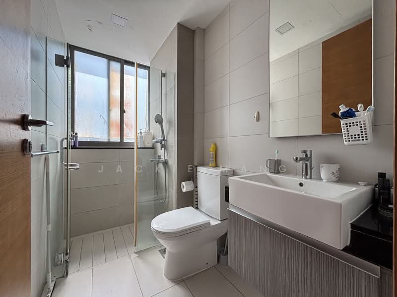 Gillenia, 35 Rosyth Road, 3 Bedrooms, 1,141 sqft, Apartment For Rent, by Jackie Mang, 500112366 - Bathroom - PropertyGuru.com.sg