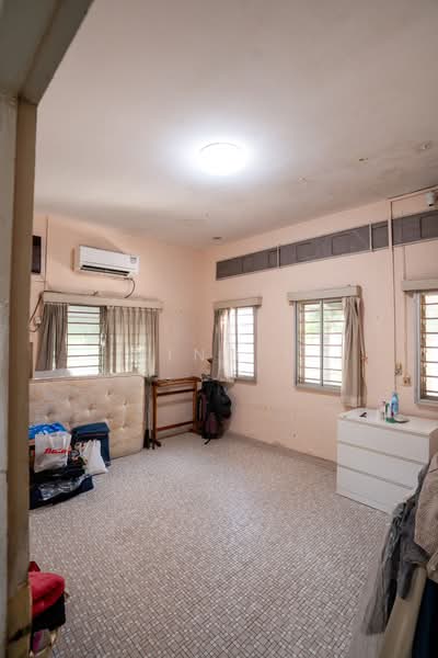 Next to Park! Sennett! Bayshore!, Bayshore MRT / Sennett, 5 Bedrooms, 4,200 sqft, Semi-Detached House For Sale, by Ming !, 500112378 - Bedroom - PropertyGuru.com.sg