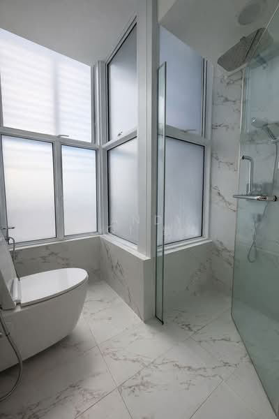 Pavilion Park, Pavilion Circle, 7 Bedrooms, 3,305 sqft, Terraced House For Sale, by Candy ZiQi 紫绮, 500112414 - Bathroom - PropertyGuru.com.sg