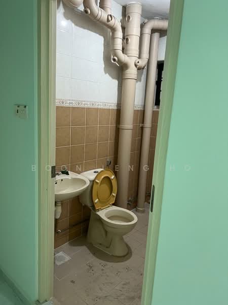 460 Clementi Avenue 3, 460 Clementi Avenue 3, 3 Bedrooms, 926 sqft, HDB Flat For Sale, by Boon Leng Ho, 500112416 - Bathroom - PropertyGuru.com.sg