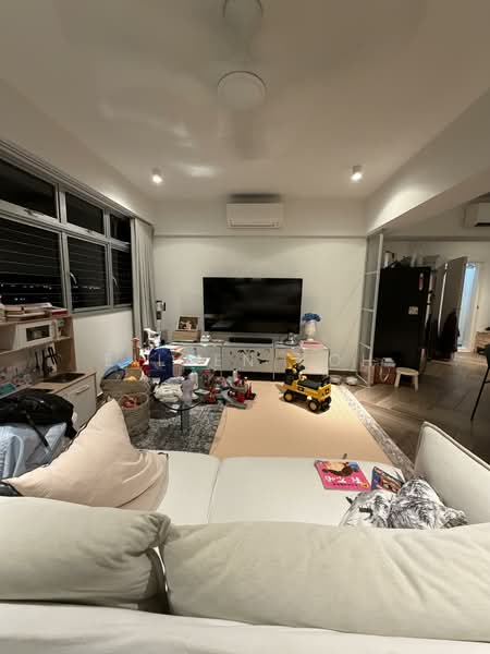 153B Bedok South Road, 153B Bedok South Road, 3 Bedrooms, 1,001 sqft, HDB Flat For Sale, by Eileen Koh, 500112427 - Living Room - PropertyGuru.com.sg