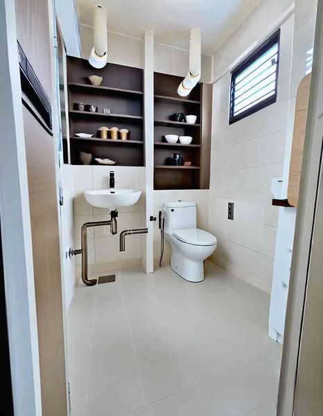 110 Hougang Avenue 1, 110 Hougang Avenue 1, 2 Bedrooms, 753 sqft, HDB Flat For Sale, by Amanda P, 500112449 - Bathroom - PropertyGuru.com.sg