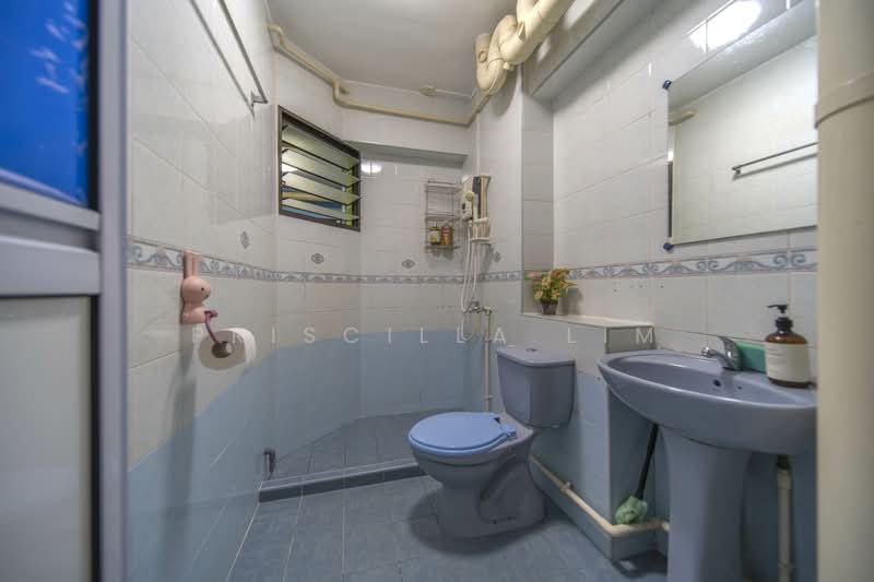 526 Woodlands Drive 14, 526 Woodlands Drive 14, 3 Bedrooms, 1,119 sqft, HDB Flat For Sale, by Priscilla Lim, 500112498 - Common Bathroom - PropertyGuru.com.sg
