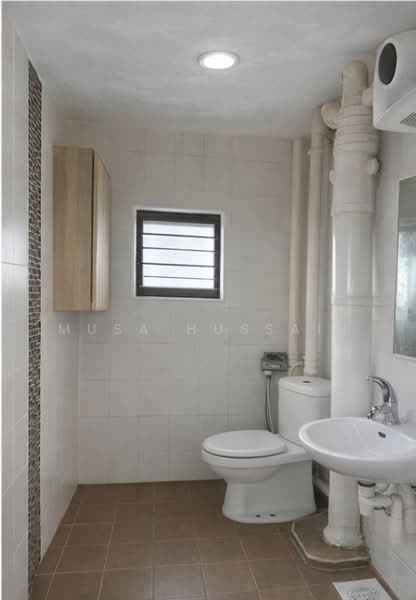 151 Woodlands Street 13, 151 Woodlands Street 13, 3 Bedrooms, 1,109 sqft, HDB Flat For Sale, by Musa Hussain, 500112502 - Bathroom - PropertyGuru.com.sg