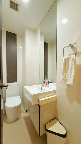 Westville, Westwood Avenue, 5 Bedrooms, 2,500 sqft, Terraced House For Sale, by Kyle Low, 500112511 - Bathroom - PropertyGuru.com.sg