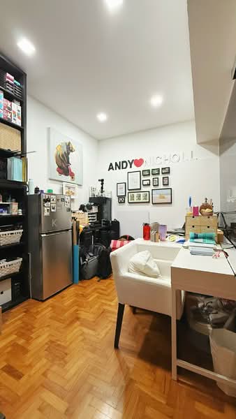 Westville, Westwood Avenue, 5 Bedrooms, 2,500 sqft, Terraced House For Sale, by Kyle Low, 500112511 - Study - PropertyGuru.com.sg