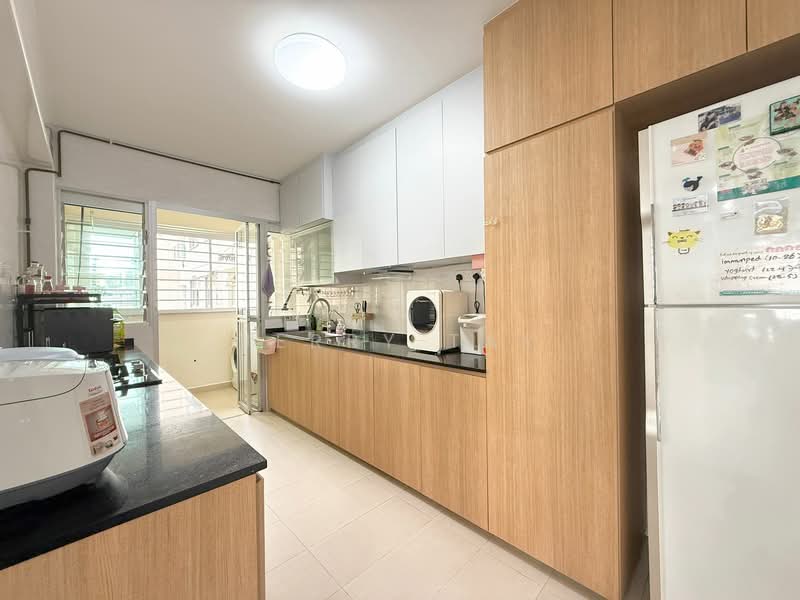 461C Bukit Batok West Avenue 8, 461C Bukit Batok West Avenue 8, 3 Bedrooms, 1,227 sqft, HDB Flat For Sale, by Jerry Tay, 500112523 - Kitchen - PropertyGuru.com.sg