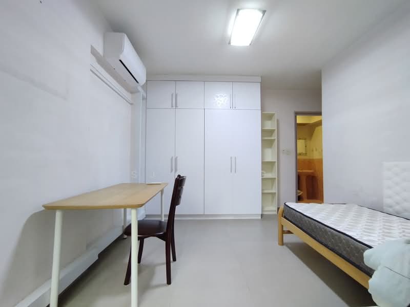 462 Clementi Avenue 3, 462 Clementi Avenue 3, 4 Bedrooms, 969 sqft, HDB Flat For Rent, by SJ Leong, 500112542 - Bedroom - PropertyGuru.com.sg