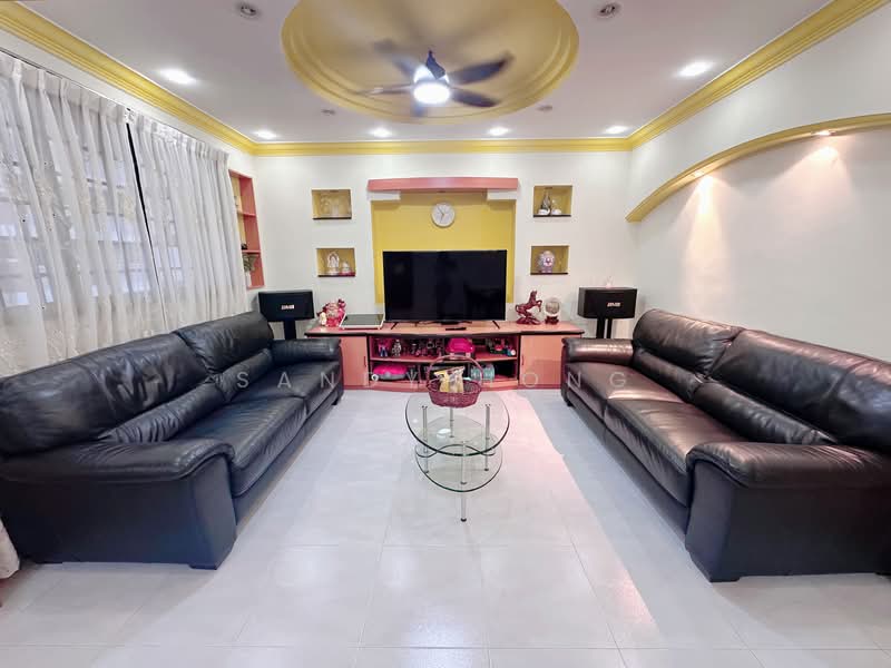 446 Jurong West Street 42, 446 Jurong West Street 42, 3 Bedrooms, 1,108 sqft, HDB Flat For Sale, by Sandy Hong, 500112545 - Living Room - PropertyGuru.com.sg