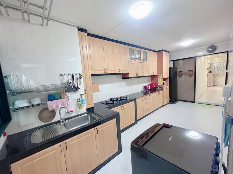 446 Jurong West Street 42, 446 Jurong West Street 42, 3 Bedrooms, 1,108 sqft, HDB Flat For Sale, by Sandy Hong, 500112545 - Kitchen - PropertyGuru.com.sg
