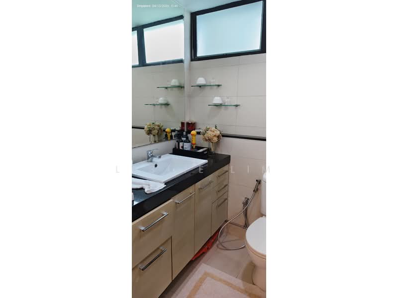 Fernwood Towers, 22 Fernwood Terrace, 3 Bedrooms, 1,195 sqft, Condominium For Sale, by Leslie Lim, 500112579 - Bathroom 2 - PropertyGuru.com.sg