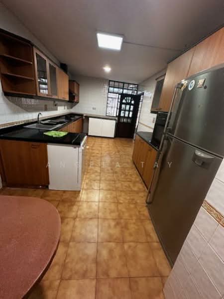 Reservoir Villas, Jalan Rimau, 8 Bedrooms, 5,200 sqft, Terraced House For Sale, by Angela Tay, 500112590 - Kitchen - PropertyGuru.com.sg