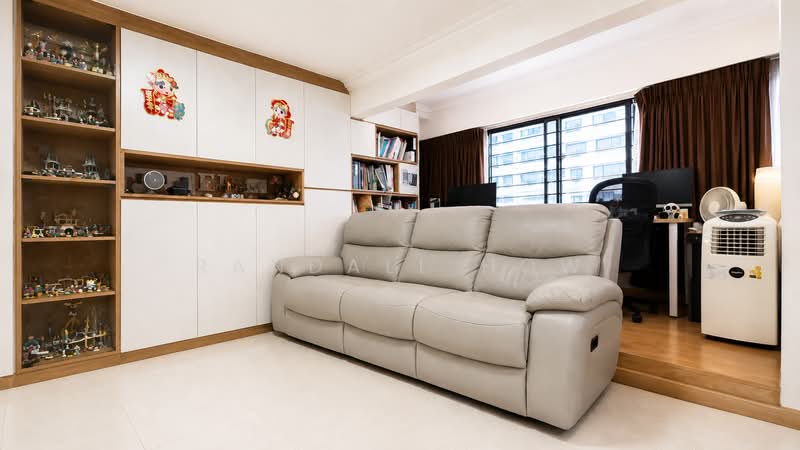 610 Senja Road, 610 Senja Road, 3 Bedrooms, 1,184 sqft, HDB Flat For Sale, by Randall How, 500112610 - Living Room - PropertyGuru.com.sg