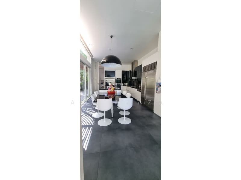 Sentosa Cove, Cove Drive, 6 Bedrooms, 6,500 sqft, Detached House For Sale, by Amy Azyza, 500112616 - Kitchen  - PropertyGuru.com.sg