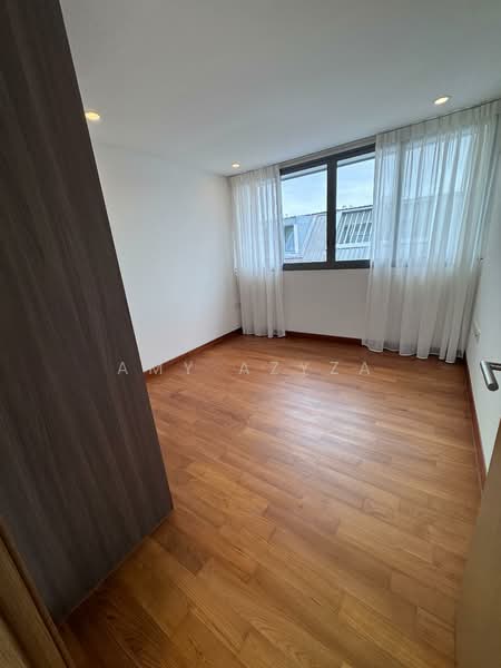 Greenwood Mews, 271 Greenwood Avenue, 4 Bedrooms, 3,154 sqft, Cluster House For Sale, by Amy Azyza, 500112625 - Bedroom  - PropertyGuru.com.sg