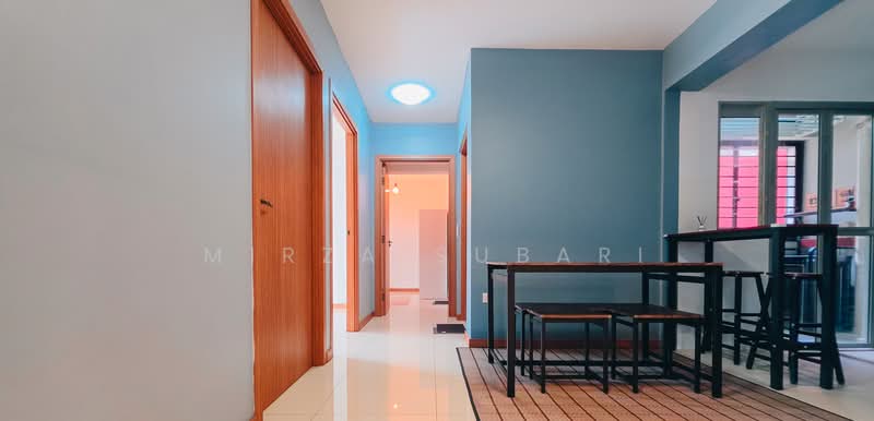 437A Bukit Batok West Avenue 5, 437A Bukit Batok West Avenue 5, 3 Bedrooms, 1,001 sqft, HDB Flat For Sale, by Mirza Subari, 500112629 - Corridor - PropertyGuru.com.sg