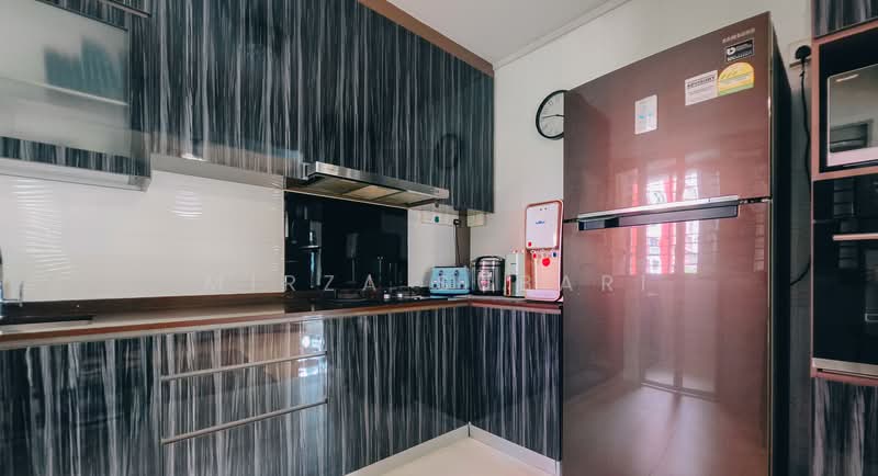 437A Bukit Batok West Avenue 5, 437A Bukit Batok West Avenue 5, 3 Bedrooms, 1,001 sqft, HDB Flat For Sale, by Mirza Subari, 500112629 - Kitchen - PropertyGuru.com.sg
