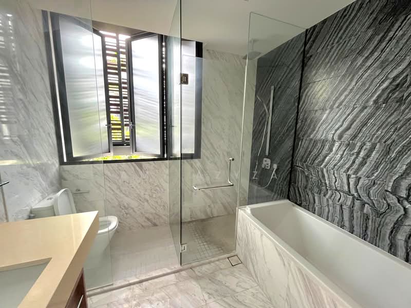 Alana, Sunrise Terrace, 4 Bedrooms, 3,122 sqft, Terraced House For Sale, by Amy Azyza, 500112633 - Bathroom - PropertyGuru.com.sg