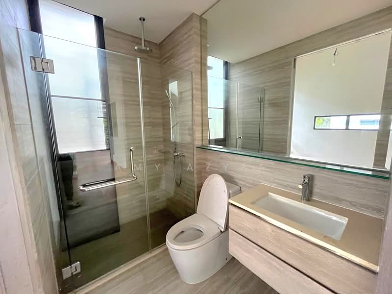 Alana, Sunrise Terrace, 4 Bedrooms, 3,122 sqft, Terraced House For Sale, by Amy Azyza, 500112633 - Bathroom - PropertyGuru.com.sg