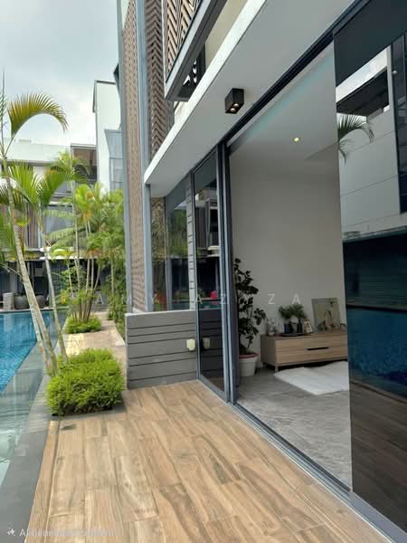 Alana, Sunrise Terrace, 4 Bedrooms, 3,122 sqft, Terraced House For Sale, by Amy Azyza, 500112633 - Balcony - PropertyGuru.com.sg