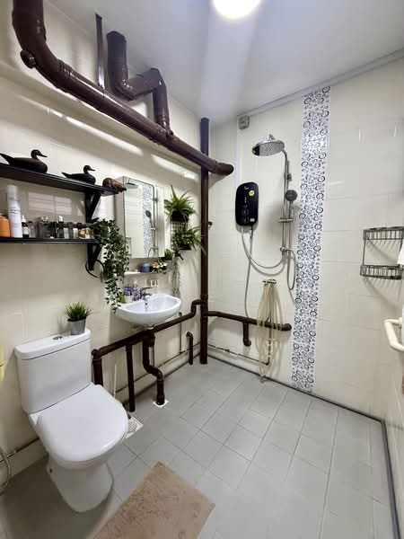 101 Hougang Avenue 1, 101 Hougang Avenue 1, 3 Bedrooms, 1,109 sqft, HDB Flat For Sale, by Grace Ng, 500112685 - Bathroom - PropertyGuru.com.sg
