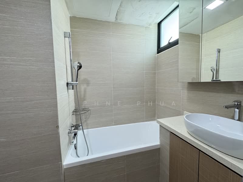 Eastvale, 31 Pasir Ris Drive 3, Room Rental, 170 sqft, Condominium For Rent, by Daphne Phua, 500112727 - Bathroom - PropertyGuru.com.sg