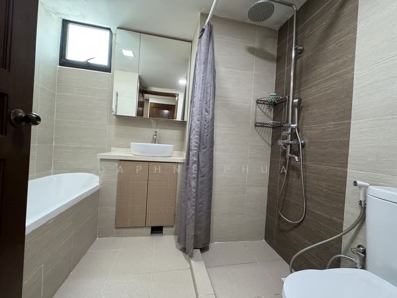 Eastvale, 31 Pasir Ris Drive 3, Room Rental, 170 sqft, Condominium For Rent, by Daphne Phua, 500112727 - Bathroom - PropertyGuru.com.sg