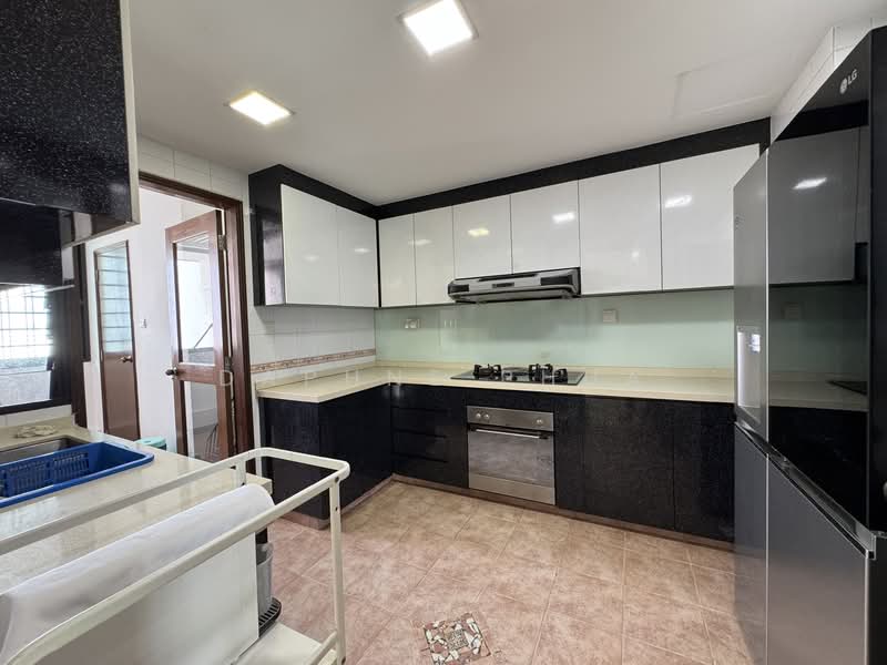 Eastvale, 31 Pasir Ris Drive 3, Room Rental, 170 sqft, Condominium For Rent, by Daphne Phua, 500112727 - Kitchen - PropertyGuru.com.sg