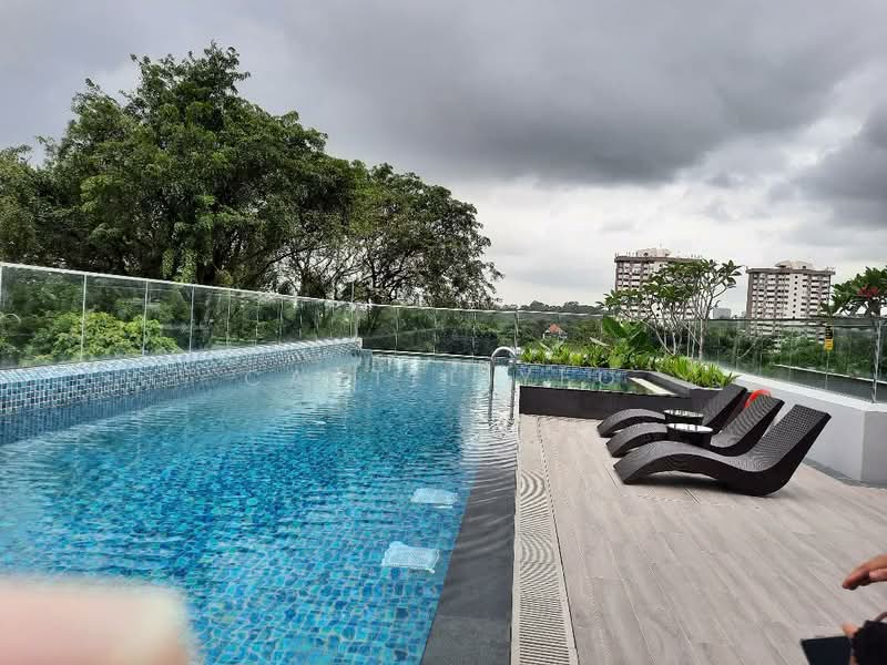 Dunearn 386, 386 Dunearn Road, 2 Bedrooms, 670 sqft, Condominium For Rent, by Cartel Yeo, 500112735 - Roof top Pool - PropertyGuru.com.sg