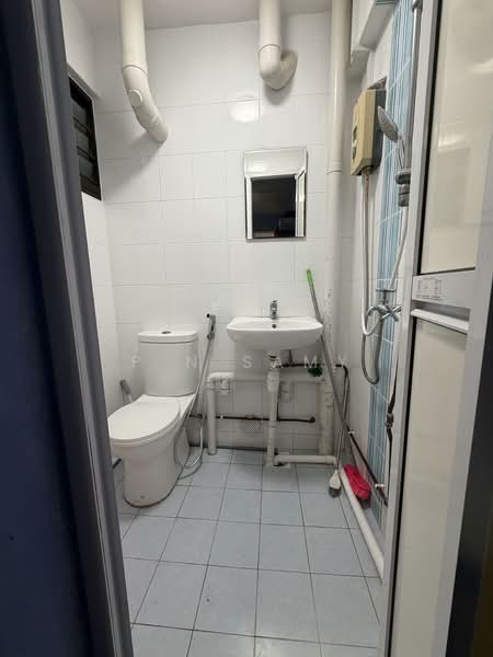 146 Bukit Batok West Avenue 6, 146 Bukit Batok West Avenue 6, 2 Bedrooms, 883 sqft, HDB Flat For Sale, by P N Samy, 500112760 - PropertyGuru.com.sg