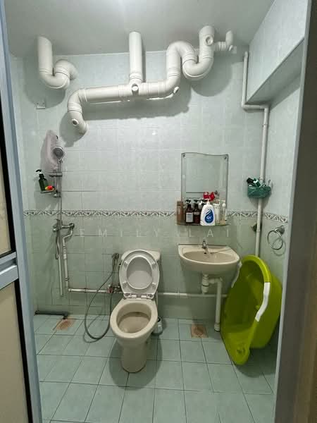 199C Punggol Field, 199C Punggol Field, 3 Bedrooms, 1,184 sqft, HDB Flat For Rent, by Emily Lai, 500112769 - Bathroom - PropertyGuru.com.sg