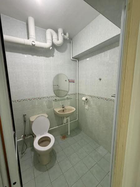 199C Punggol Field, 199C Punggol Field, Hougang / Punggol / Sengkang, 3 Bedrooms, 1,184 sqft, HDB Flat For Rent, by Emily Lai, 500112769 - Bathroom - PropertyGuru.com.sg