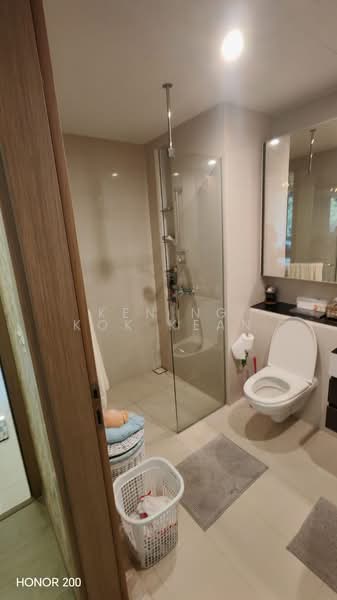 The Palette, 103 Pasir Ris Grove, 2 Bedrooms, 883 sqft, Condominium For Sale, by Ken Ng Kok Kean, 500112773 - Bathroom - PropertyGuru.com.sg