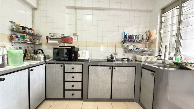 280 Toh Guan Road, 280 Toh Guan Road, 3 Bedrooms, 980 sqft, HDB Flat For Sale, by Patrick Chee, 500112845 - Kitchen - PropertyGuru.com.sg